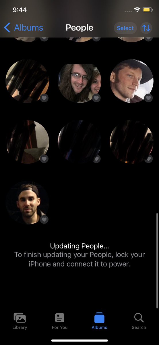 Mayday_Amber's tweet photo. When you have so many pictures of @mayday_parade on your phone that Apple identifies them as your “people”
@brooksbetts @DerekSanders @JakeMaydayP https://t.co/ZzbFUStMXg