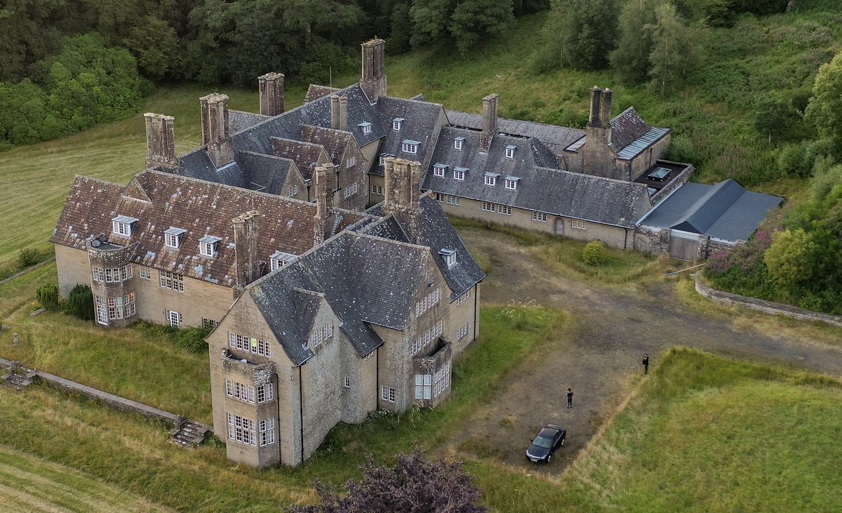 DeviantDiscover's tweet image. youtu.be/BRH_PkhOFNc?si…
A few of my photos at the abandoned Kildonan House Ayrshire. Cool place! #urbexayrshire #abandonedayrshire 
Video link above: please subscribe to our YouTube 👌🏼