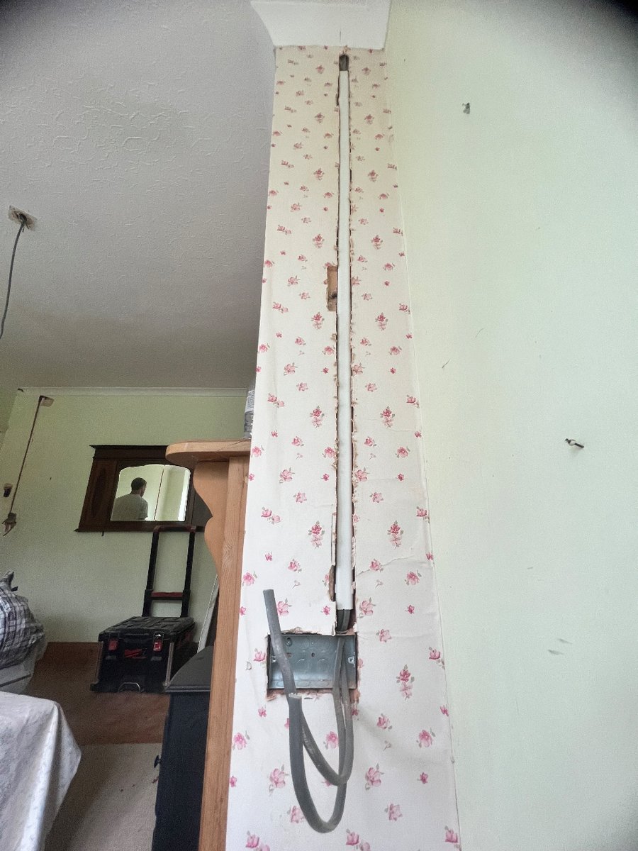 CorelecLtd's tweet photo. Finished a re wire in Solihull this week. Fantastic 5 star review left by a happy client! #qualityworkmanship #niceandtidy #metabo wall chaser is a #beast of a machine great quality from #fusebox and #clickscolmore 
#solihullbusiness #solihullelectrician #niceicapprovedcontractor https://t.co/741igEK8gc