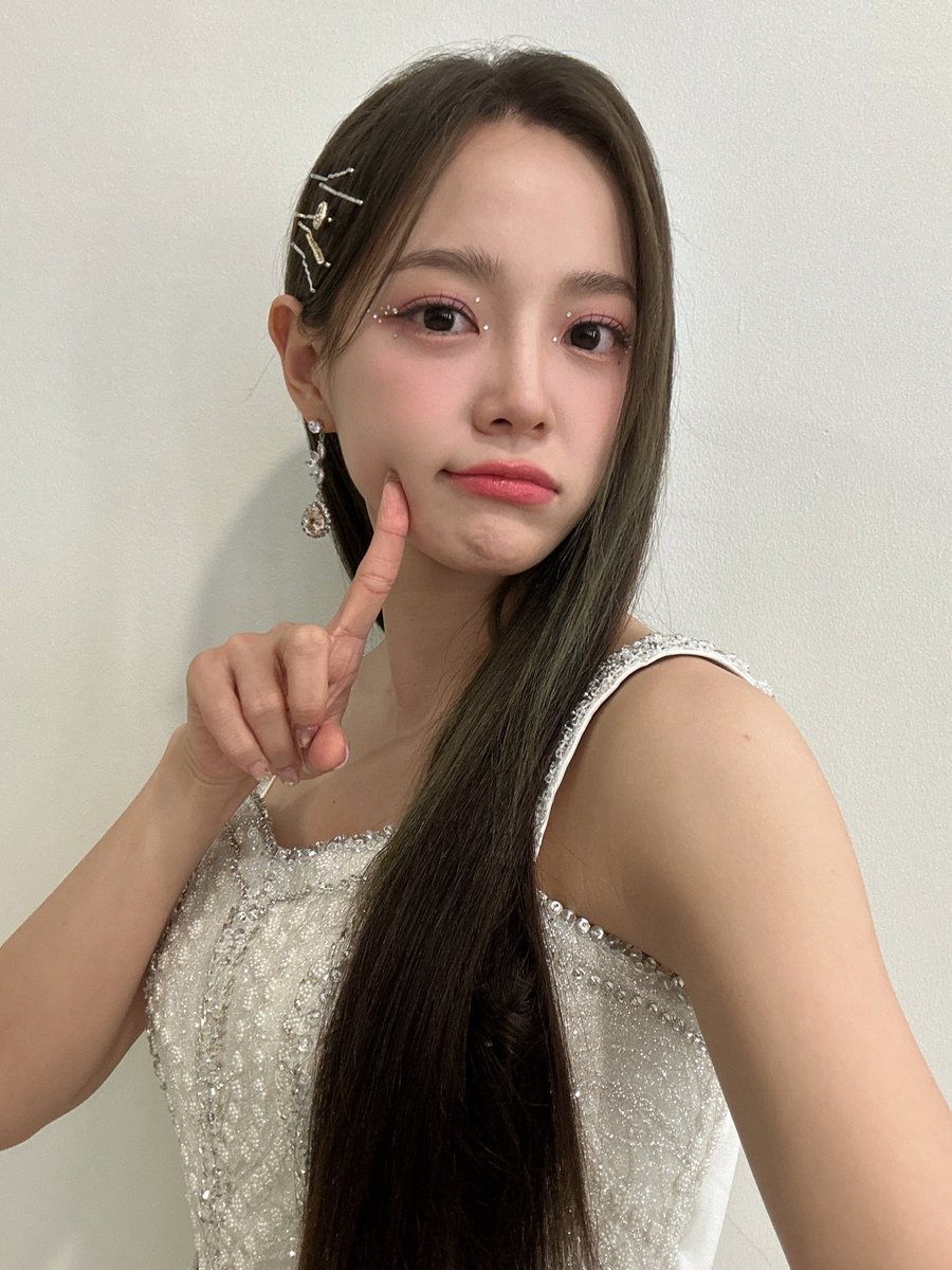 0828_kimsejeong's tweet photo. [📸]
231001
2023 KIM SEJEONG 1st CONCERT ‘The 門’ IN MANILA

같은 門을 열고 마주한 세정과 세상
언제나 이 자리 그대로 있을게 💘

#김세정 #KIMSEJEONG
#세정 #SEJEONG
#1st_CONCERT_The門 https://t.co/DnrFkwXAyQ