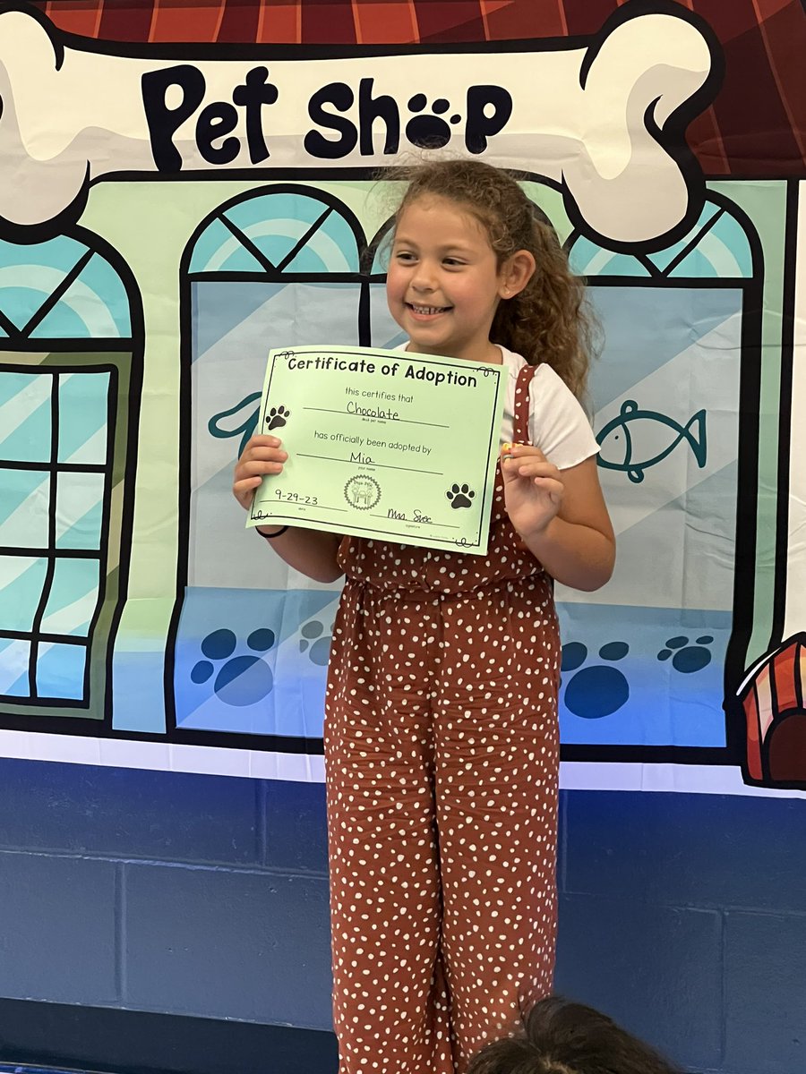 MayaKatie5's tweet image. Desk Pet Adoption Day in Mrs. Svec’s classroom! Loved that one of the pets was named after a classmate that who is no longer in the class. #classroomcommunity @LPEPanthers