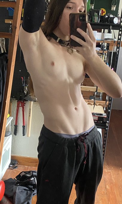 tryingggg to get back into working out. really missing my tiddies https://t.co/D8gxmlS3hI