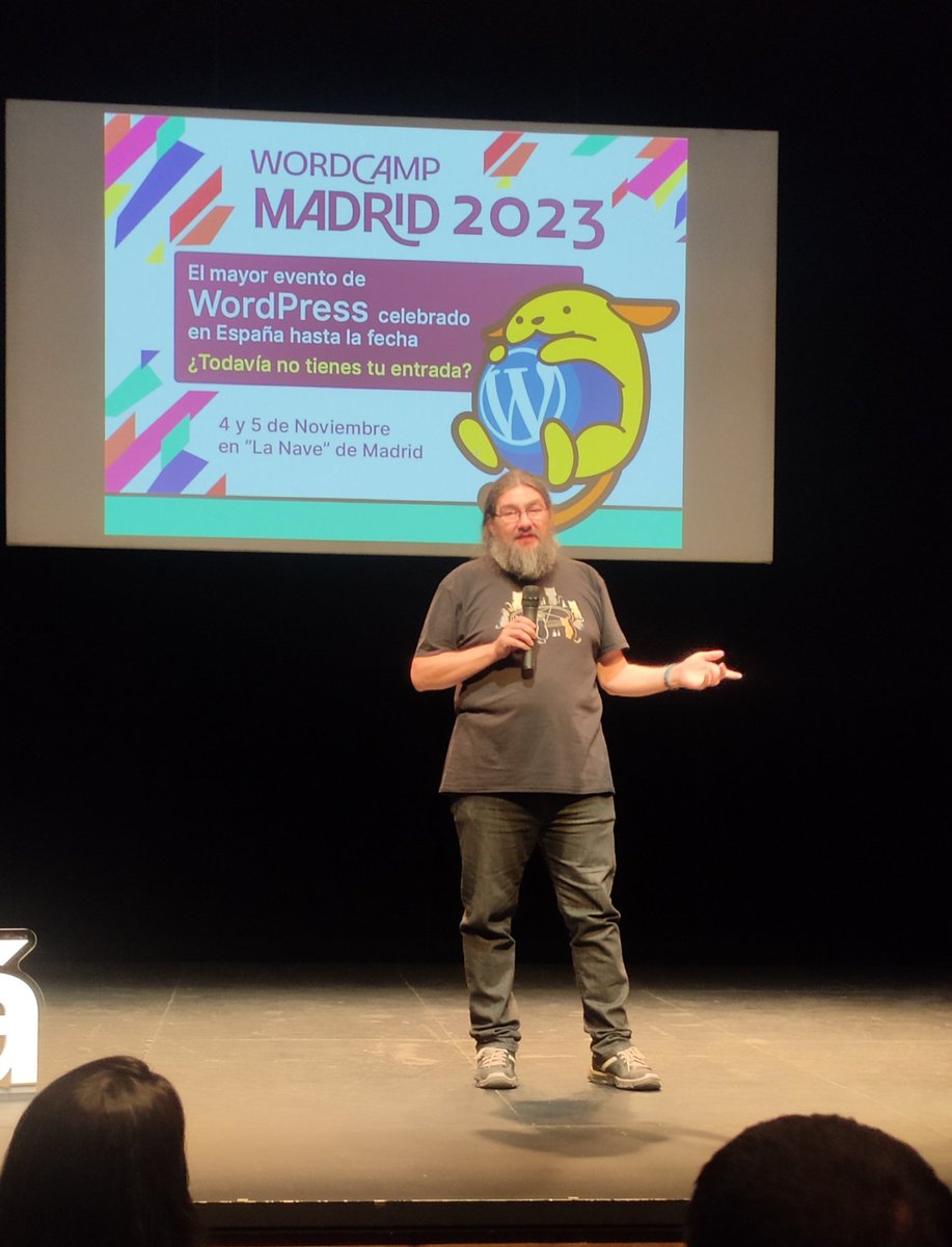 ayuve's tweet photo. Aplauso fuerte a @JAVidania por currarse este #WordPressDay alcalaíno. 😃👏👏👏
#mobilealcala23 #WPDay https://t.co/zargwVHGsi