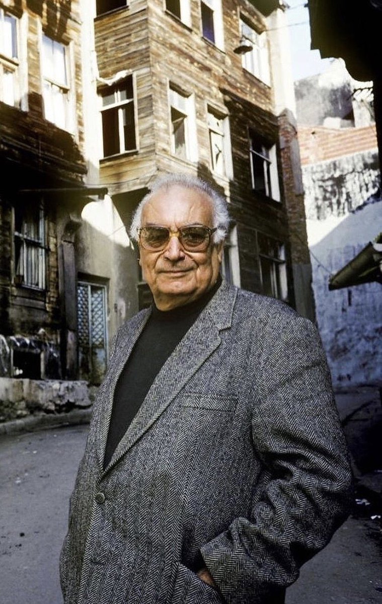 "Dünyanın en iyi davranışı, en kutsal güzelliği, insanın insana cömert bir sevgiyle yaklaşımıdır. Dünyada her iyilik unutulur, unutulmaz ya unutulur diyelim, hiçbir zaman, hiçbir insanın unutamayacağı bir güzellik var, o da bir insanın bir insandan gördüğü yürekten bir sevgidir."