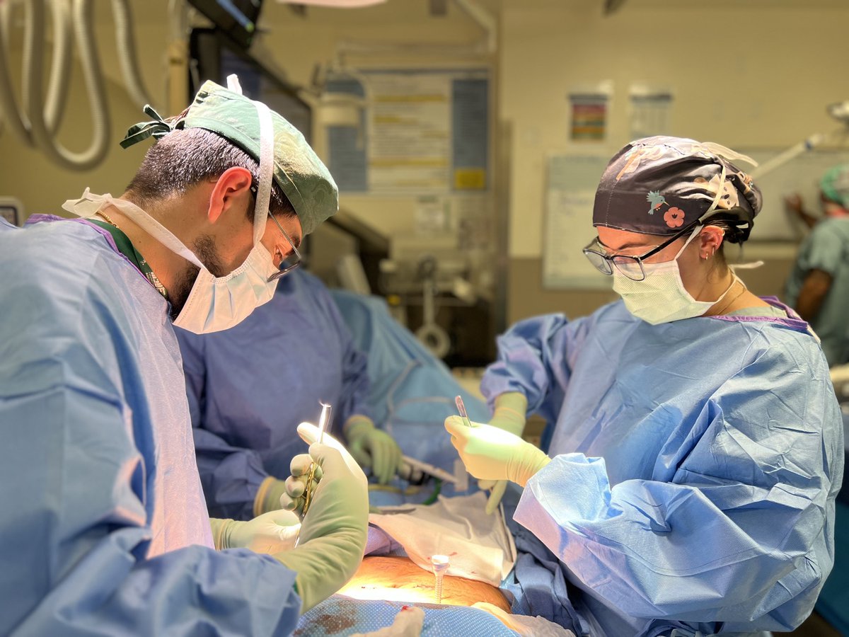 Today is #nationallatinophysicianday 🇲🇽! Only 6% of US physicians are Latino and although I am proud to be one of them, that is not enough. We must be better in our representation and that starts with making science and medicine more accesible. It is part of my mission to do so.