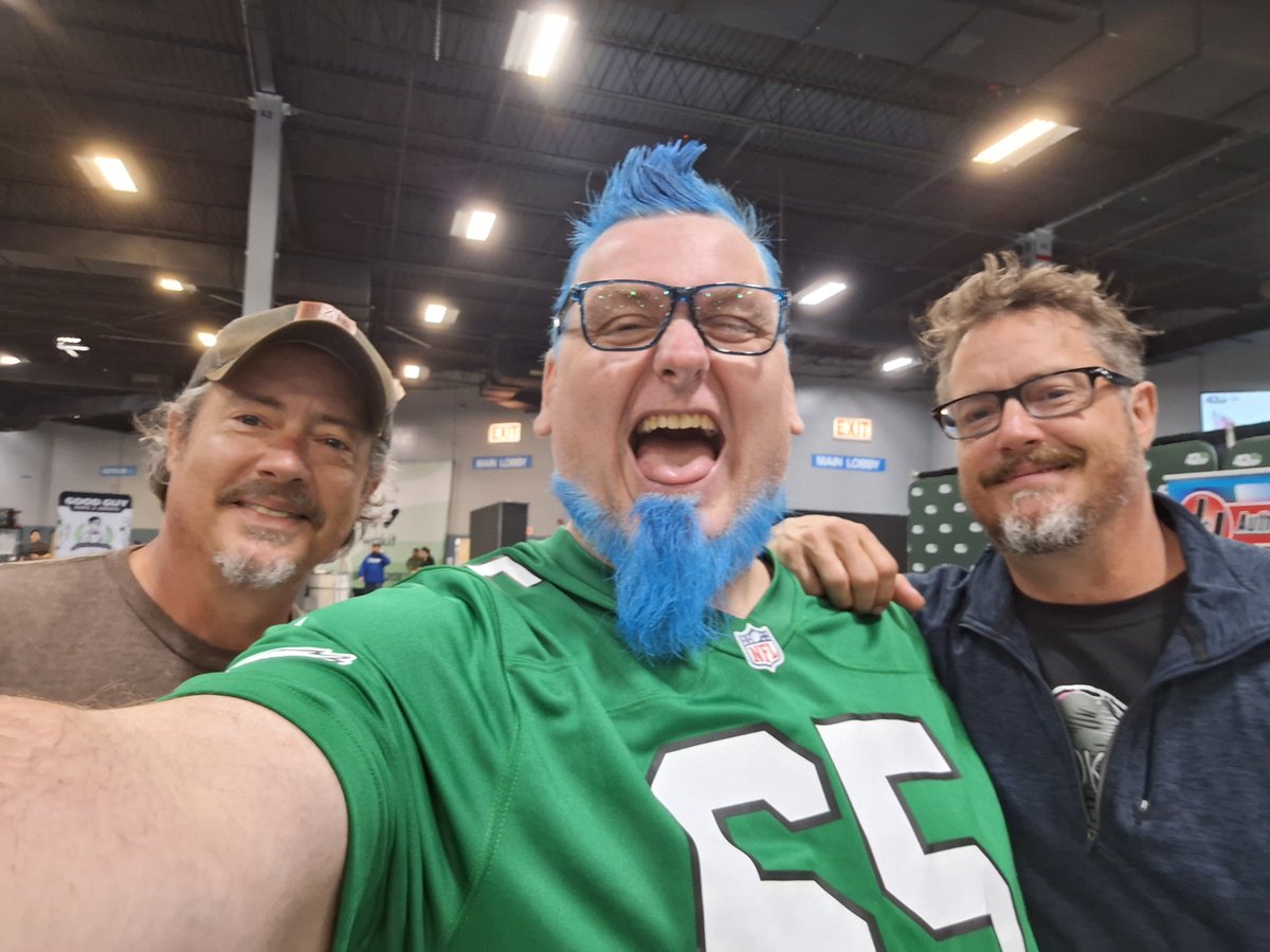 BlueMeanieBWO's tweet photo. At #420Expo with Jason and Jeremy London!
@the420expos https://t.co/99Pf1453NN