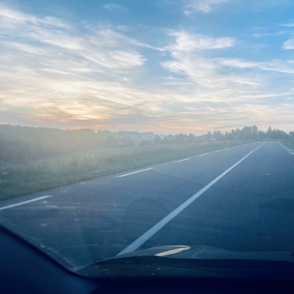 Phive's tweet image. Un dimanche soir presque comme les autres 🪐💫