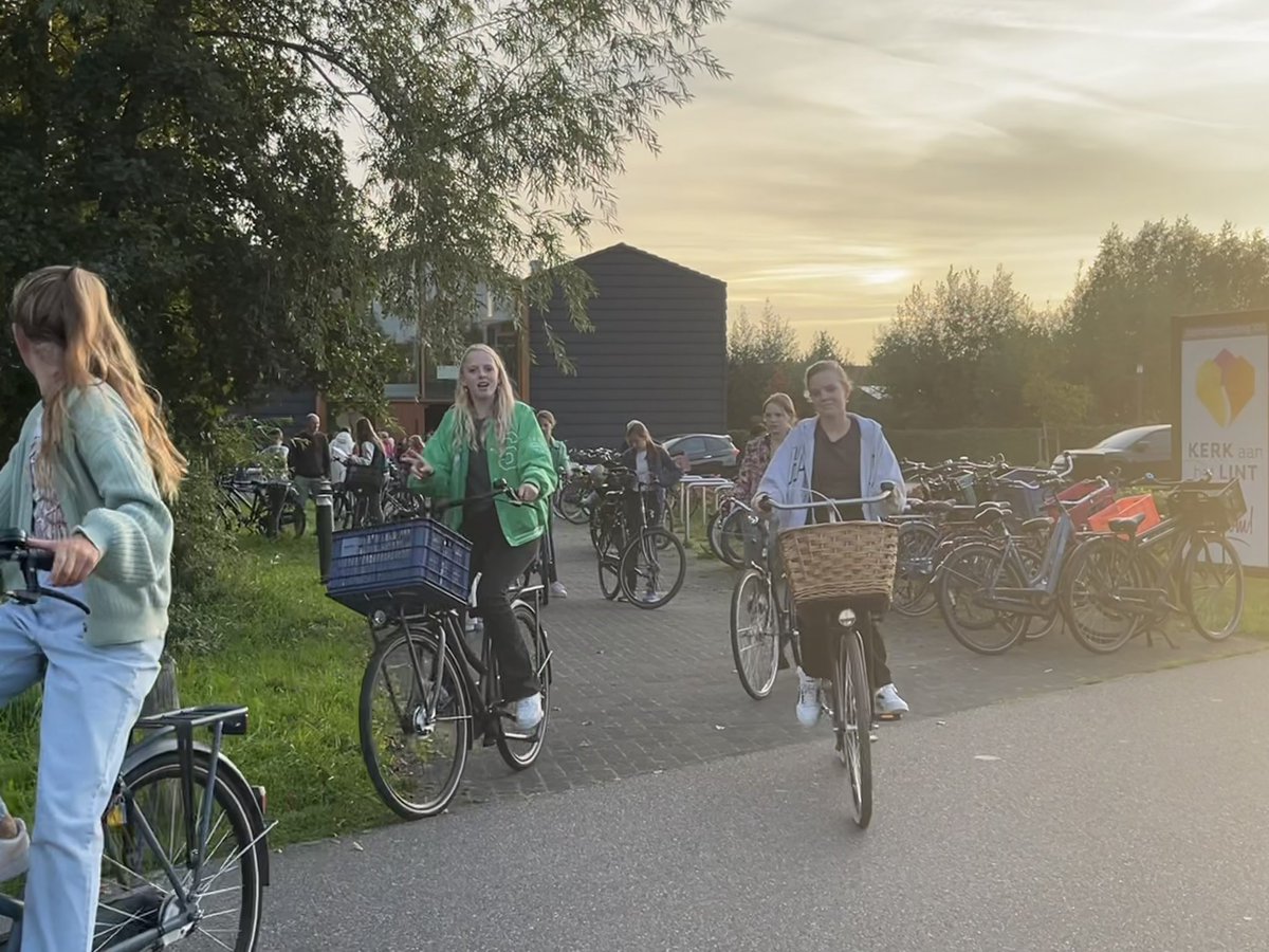 Esther de Hek tweet media