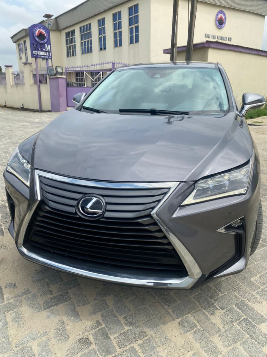 Smart_Autos_Ng's tweet image. Tokunbo Lexus es330 2006,#4.2m 

Tokunbo Lexus rx350 2020,#31.5m 

Tokunbo Toyota Camry 2010,#6m 

Tokunbo standard Toyota Highlander 2015,#13.7m

📍Lagos 
☎️07063699719 

God bless every hand that retweets this.