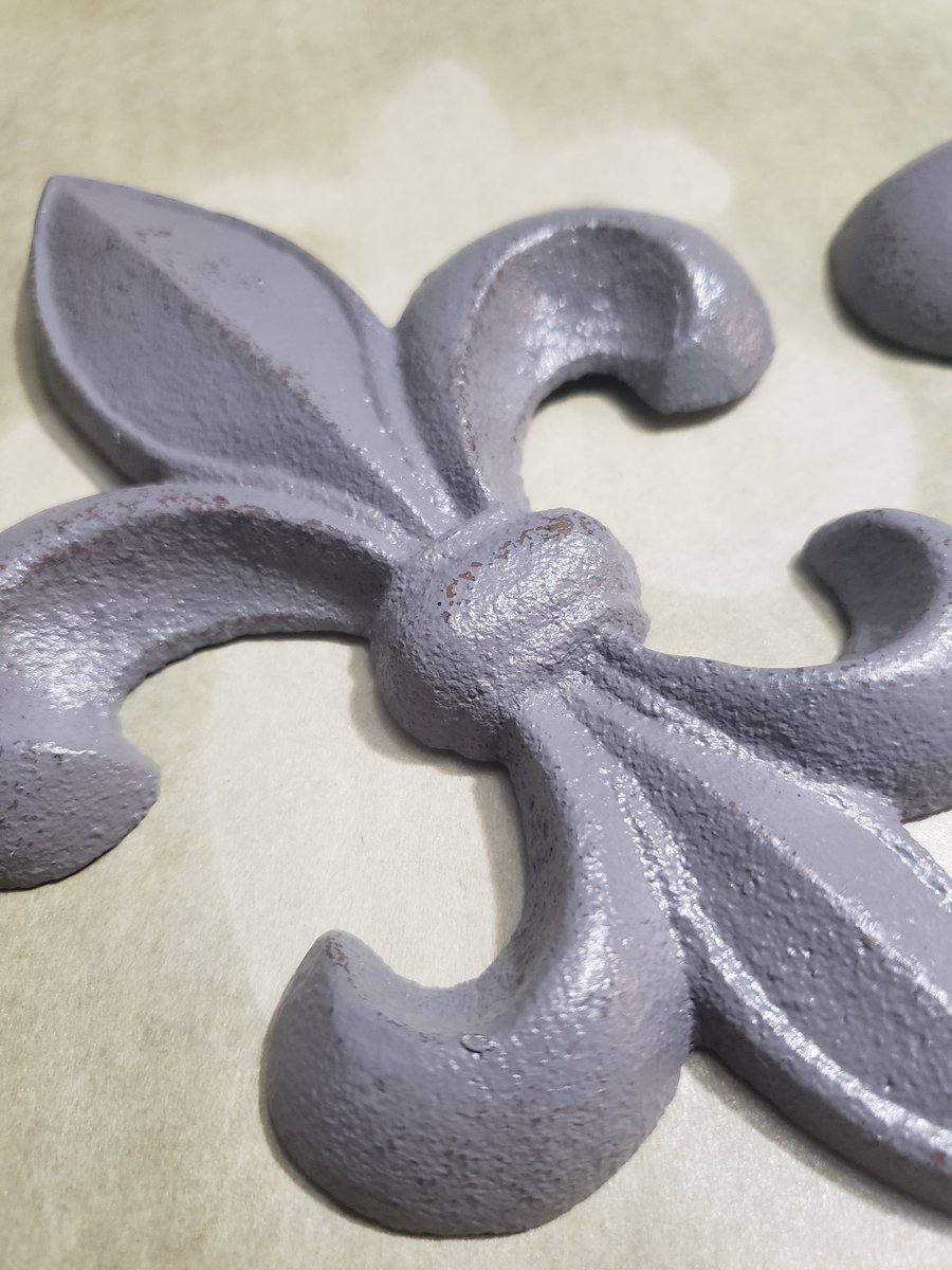 SandraS1992's tweet photo. One Of My Most Popular Items In My #etsy Shop Shown In A Custom Color Granite: Cast Iron Fleur De Lis Wall Decor

https://t.co/Gl8KNkihLF

#fleurdelis #walldecor #blackplaque #hangingdecor #hangingplaque #frenchdecor #wallhangingdecor #plaquedecor #homedecor #etsyseller #etsyshop https://t.co/nwinv5kknM