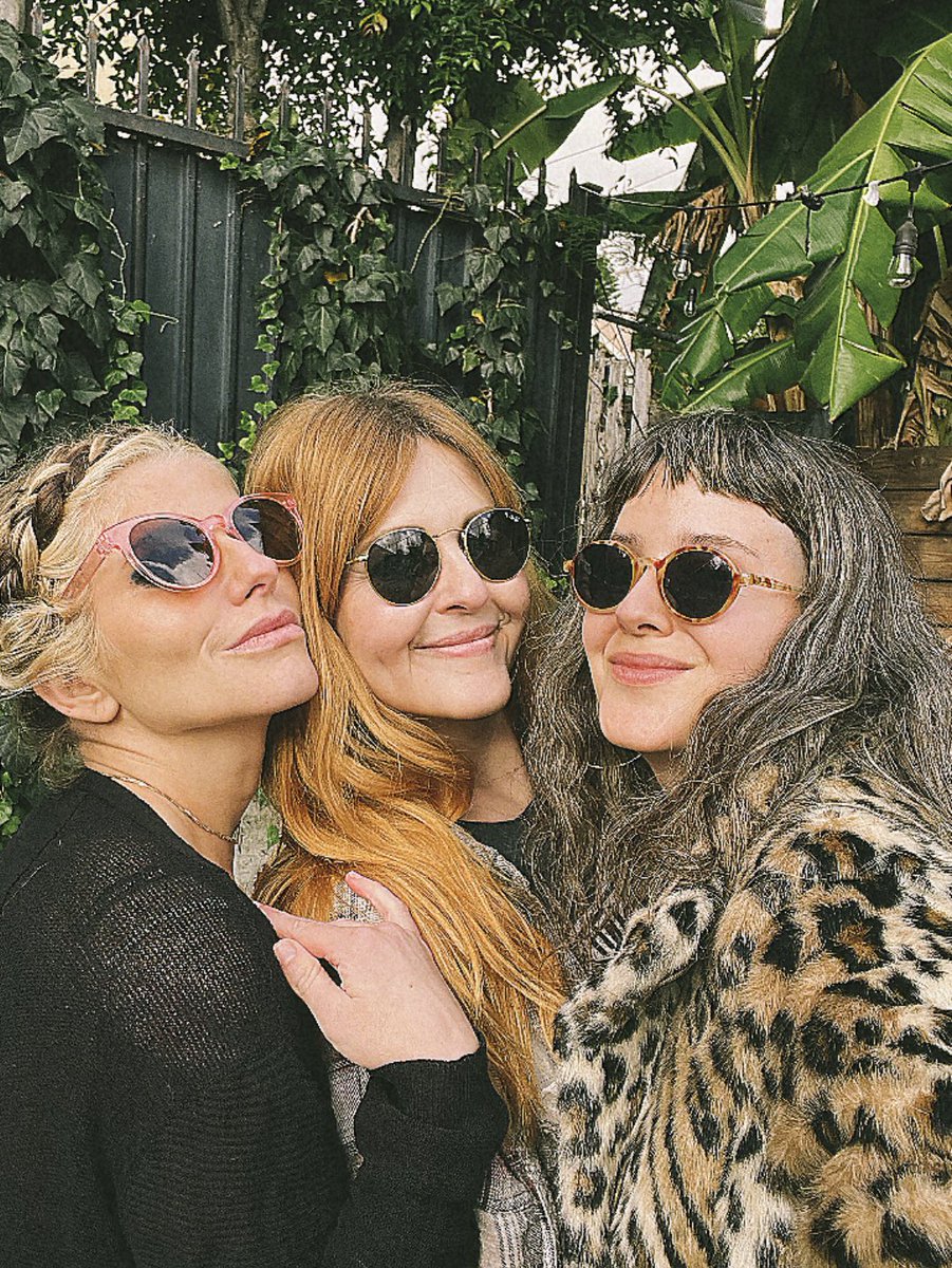 TheBlushes tweet media