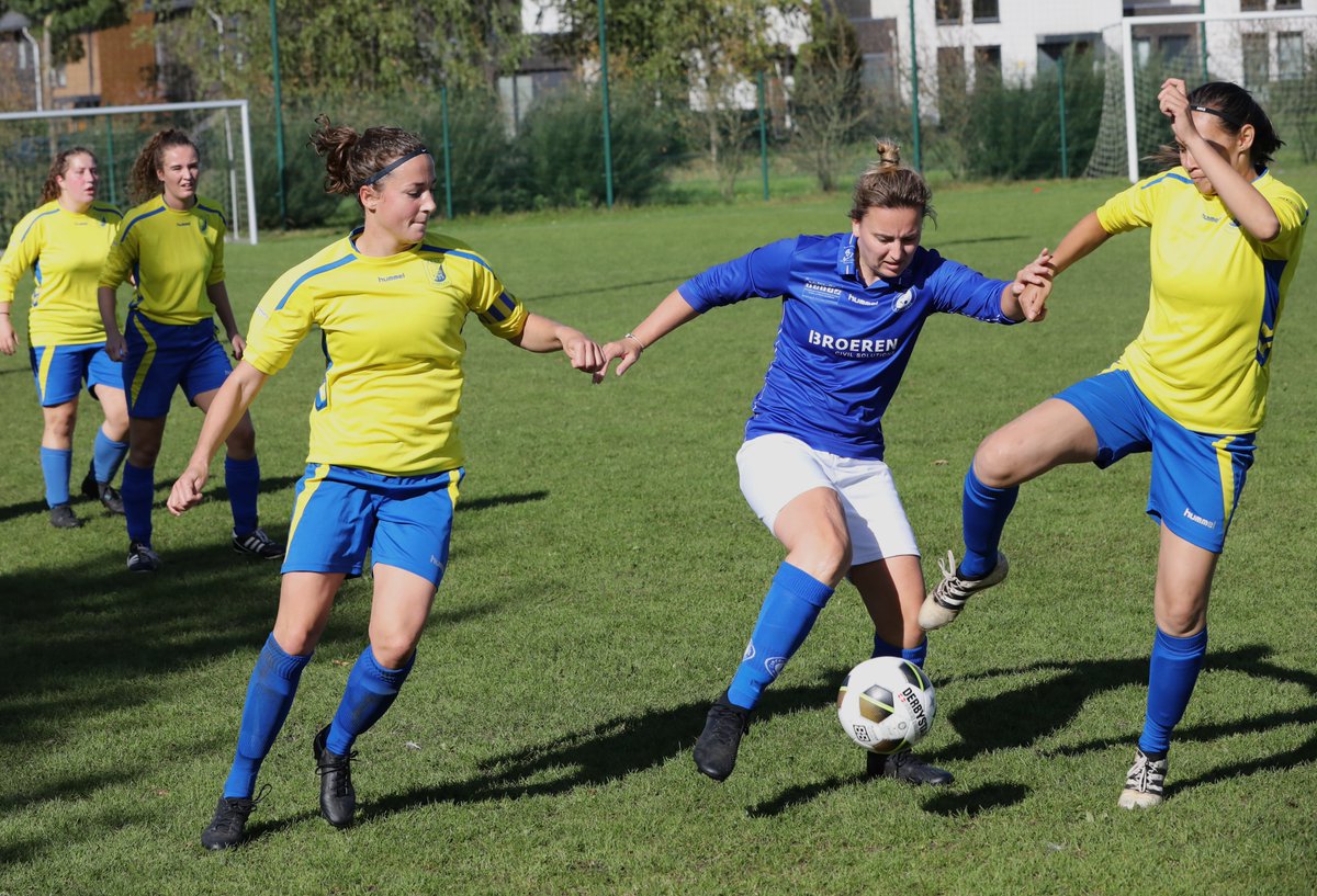 <a href="/Emplinameiden/">Emplina meiden</a> VR1, speelde tegen Haarsteeg dat met 1-4 won, doelpunt Emplina van Desteney !