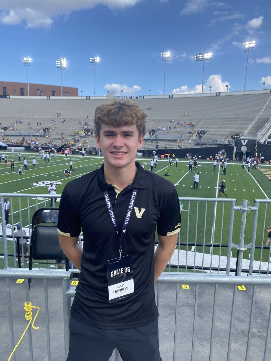 jayhanson1748's tweet photo. Had a great visit at vandy yesterday. @j_lepak @VandyFootball @VanderbiltU #Anchordown https://t.co/rBfgDShAH8