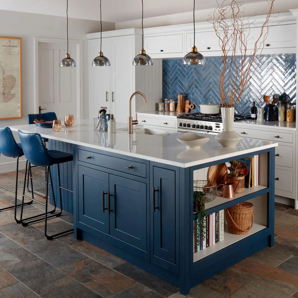 LtdEarth's tweet photo. Happy 1st of October!

What do you think to this stylish combination of Pale Smoke and Prussian Blue?

Here at Stone and Earth, our experienced staff are always on hand to support you while making choices in designing your kitchen. Come and see us today! https://t.co/cLSszOMIll