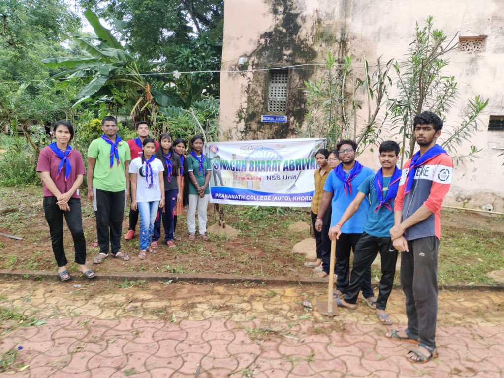 Pn_NSS's tweet photo. Embracing Mahatma Gandhi's vision of a cleaner and healthier India, PN NSS Unit takes a step towards a Swachh Bharat. 🌿🇮🇳 #GandhiJayanti #CleanIndia #SwacchBharatAbhiyan 
#NSS #CleanIndia #SwachataHiSeva #SwachhBharat #SwachhtaAbhiyan https://t.co/NmkwQjo7XA