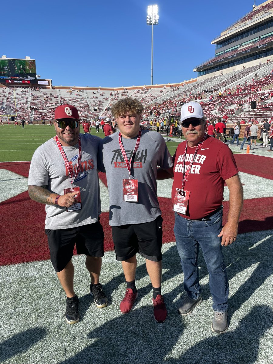 Thankful & Grateful to @OU_CoachB , @OU_Football, & #SoonerNation  for the love and hospitality they showed me and my family this weekend!
#BOOMER⭕️
#OUDNA🧬

#1Lion🦁
#TMRollsDeep🦍
#C4Family🏃🏼‍♂️

@CoachGBryant 
@JRRStark 
@CoachBMorris35 
@JRConrad64 
@seancooper_C4