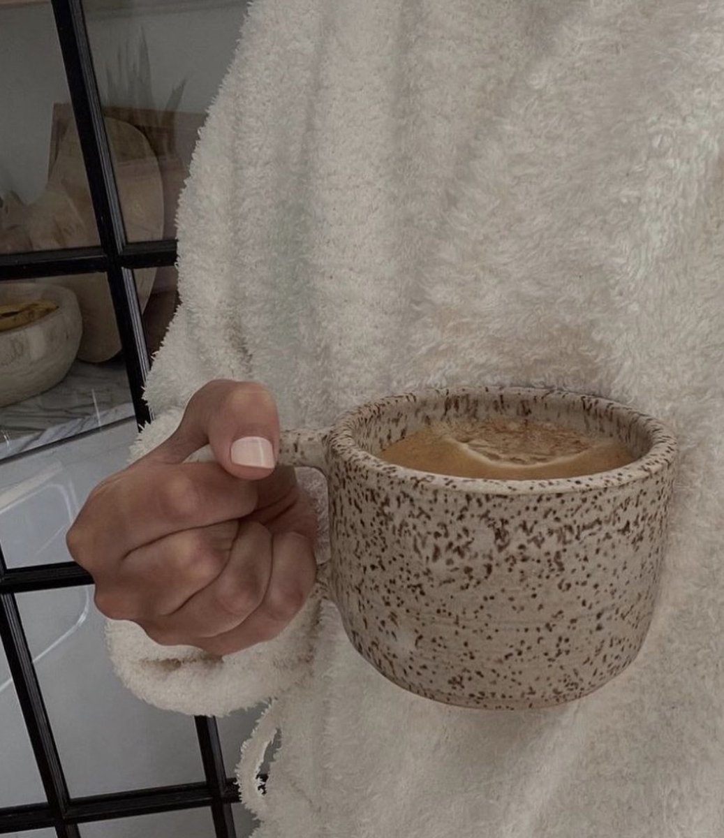 If you're reading this, bring us a second cup of coffee, please. 😊️

#internationalcoffeeday 

📷: @sommethingabtmary