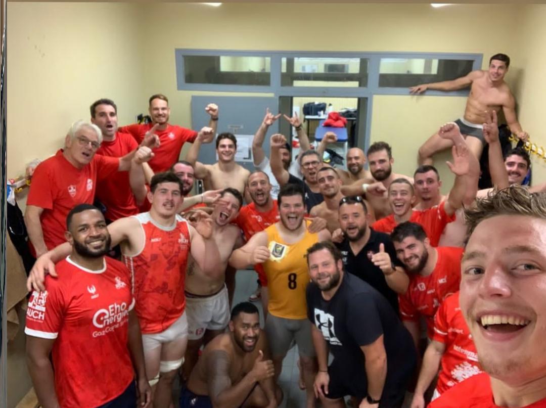 RCAuchGascogne's tweet photo. Le selfie de la victoire... à l'extérieur!
#RCAG #LesDiablesRouge #AuchEnArmagnac #LesPaysans https://t.co/0NmDE92D7T