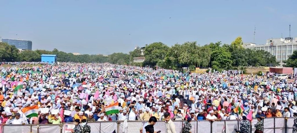 Shimpi707's tweet photo. दिल्ली के #रामलीला_मैदान से #OPS के लिए सम्पूर्ण भारत ने किया #शंखनाद 
रोक सको तो रोक लो इस आंधी को,
हम भी देखें किसमें कितना दम है।
#OPS
#voteforOPS
@RLD_OPS
@PMOIndia
@kharge
@INCIndia
@priyankagandhi
@ashokgehlot51
@OfficeOfKNath
@NMOPS
@NPSEFR
@AmitShah
@vijaykbandhu
@Tumhum1 https://t.co/ZdTGq0s7uX