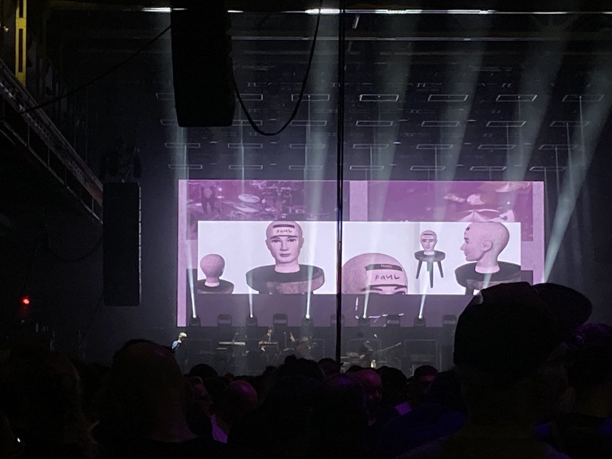 Heute spielen für uns auf: <a href="/TheNational/">The National</a> im #Zenith 
Das letzte Konzert war so dermaßen gut, dass ich gespannt bin, ob es heute ranreichen kann. Auf jeden Fall große #livemusikliebe