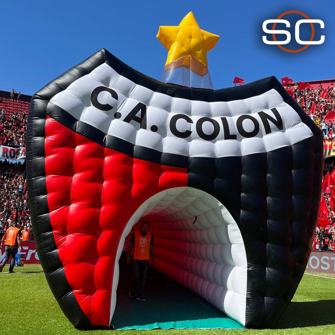 SC_ESPN's tweet photo. La manga de Colón, lista para el clásico ante Unión. https://t.co/vkD2vwn5xu