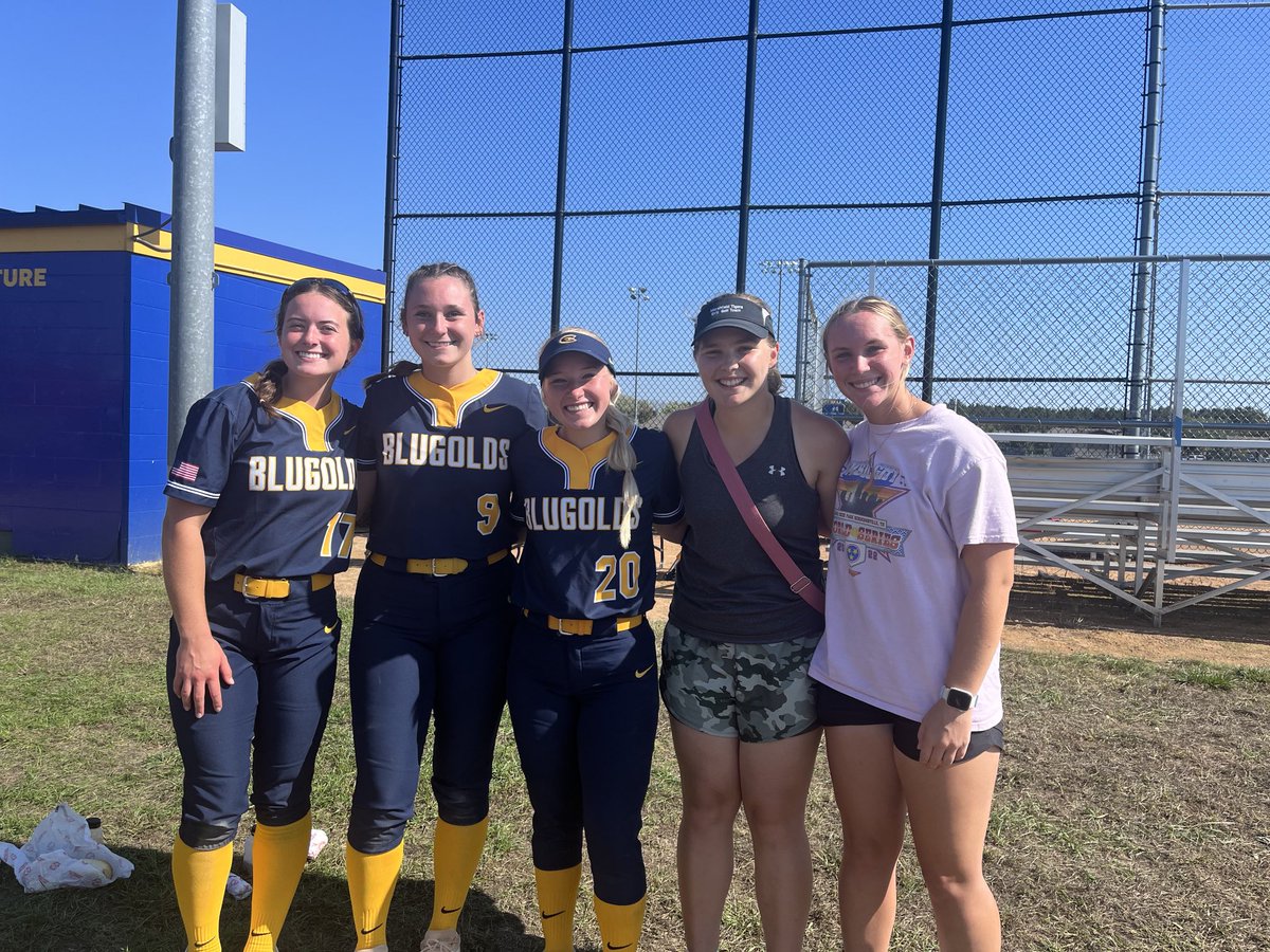 cw_edge's tweet photo. Edge alum and current Edge players supporting them at fall scrimmages at UWEC! https://t.co/TPEbZBlng4