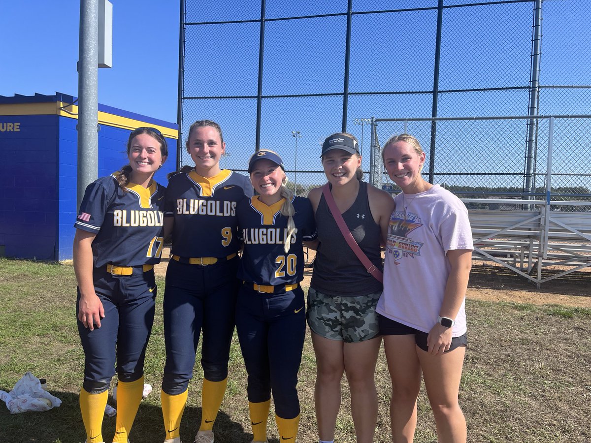 cw_edge's tweet photo. Edge alum and current Edge players supporting them at fall scrimmages at UWEC! https://t.co/TPEbZBlng4