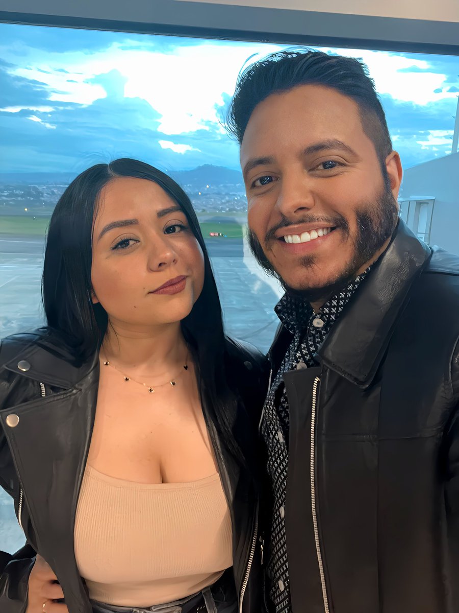 Mi esposa @RocioInfantesb y yo apoyamos la familia tradicional. ❤️ De  hombre, mujer e hijos ¿y tú?