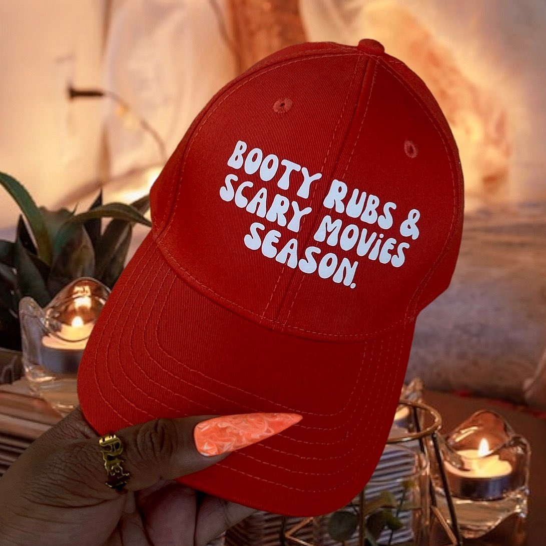 it’s the first day of october 🎃🍂✨