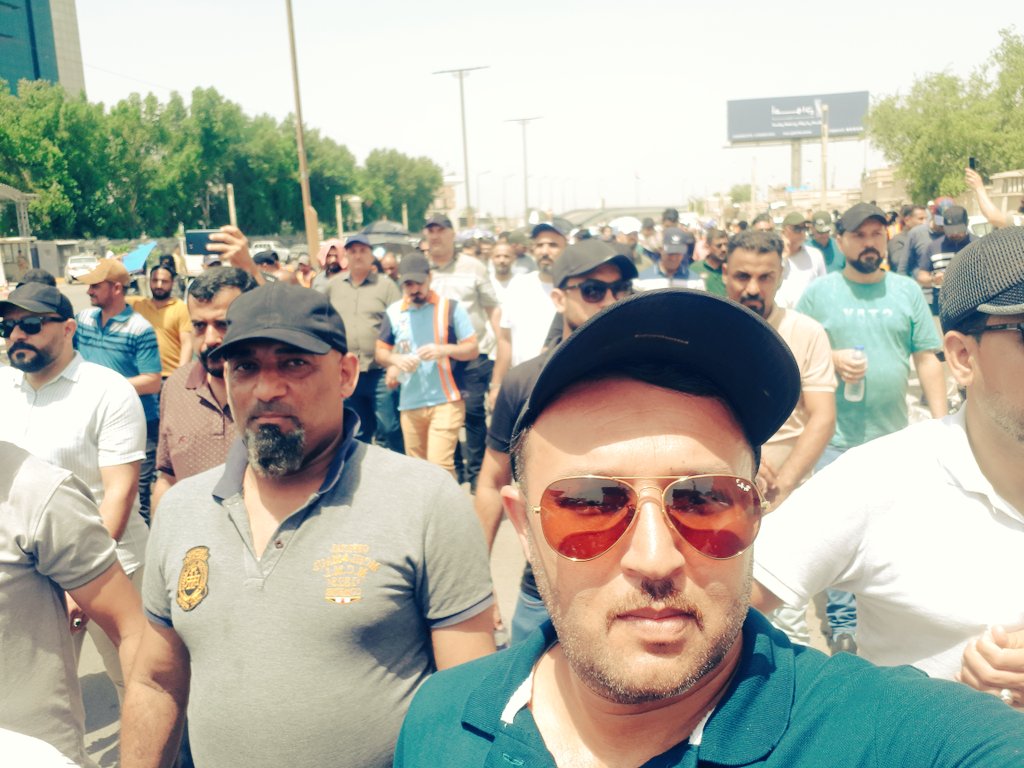 نرفض آلية العمل في التعيين باعتماد نقاط المفاضلة الظالمة للخريجين القدامى ونطالب بالاستثناء لأن الأعمار لا تحتمل التأجيل
#الخريجون_مع_من_يكون_معهم
#جاهزون 

رابطة الخريجين القدامى في العراق 
برئاسة الاستاذ نبراس الخزعلي