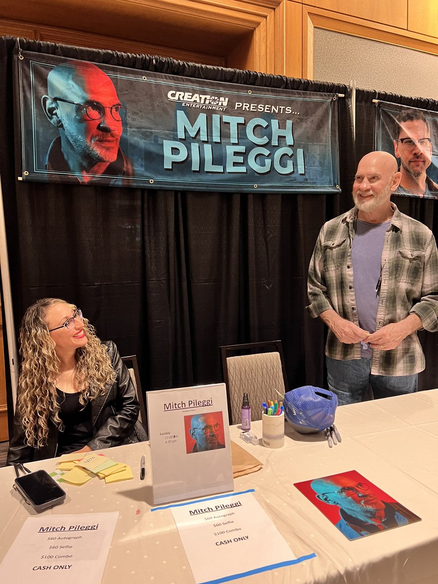 CreationEnt's tweet image. Don’t forget you can meet some of the actors in the vendor room!

Philemon Chambers is here - it’s his first convention! You can meet Mitch Pileggi, Tom Welling, Michael Rosenbaum, Ruth Connell and more! 😊

#CreationDC
#KristaCon