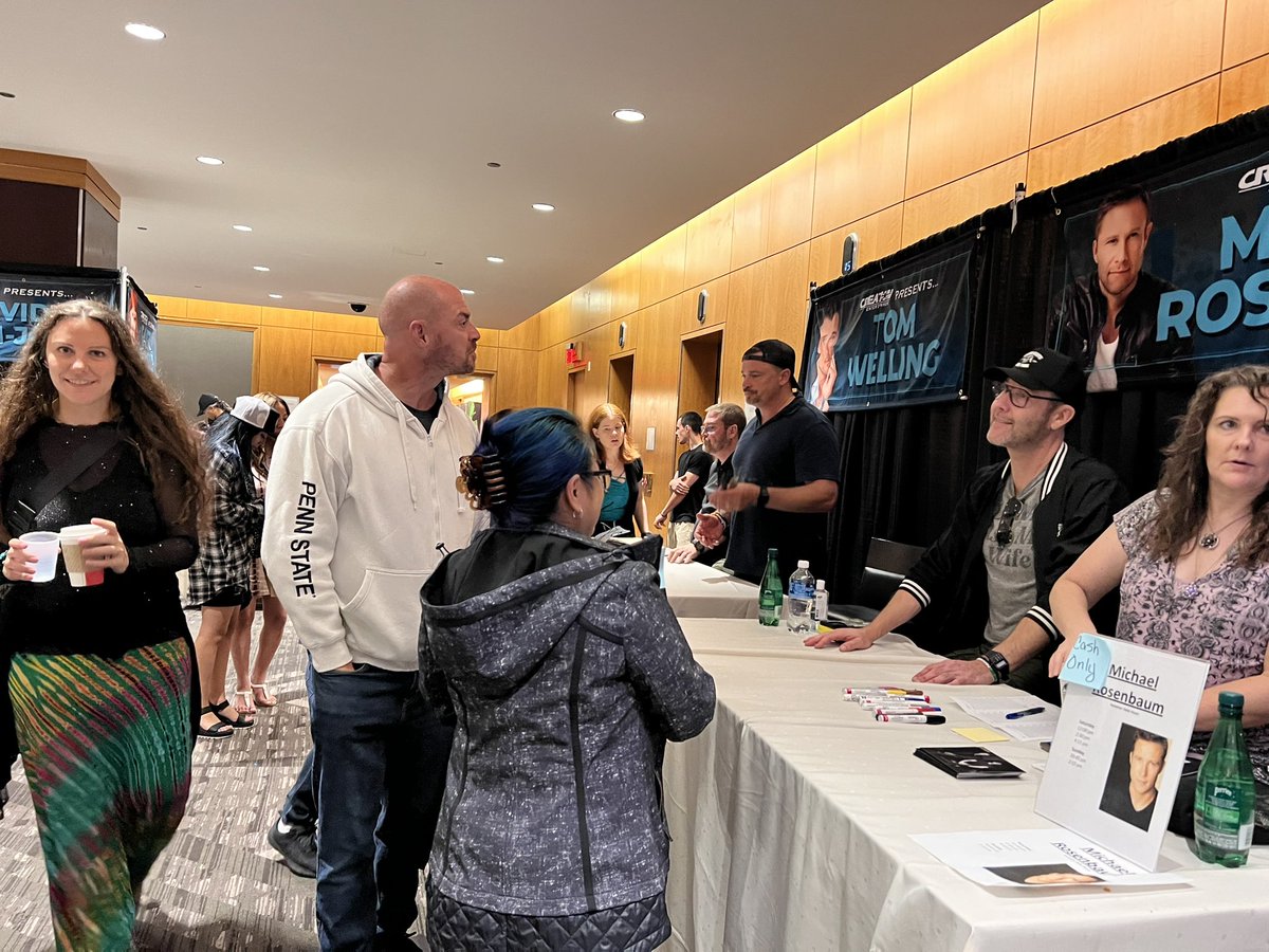 CreationEnt's tweet image. Don’t forget you can meet some of the actors in the vendor room!

Philemon Chambers is here - it’s his first convention! You can meet Mitch Pileggi, Tom Welling, Michael Rosenbaum, Ruth Connell and more! 😊

#CreationDC
#KristaCon
