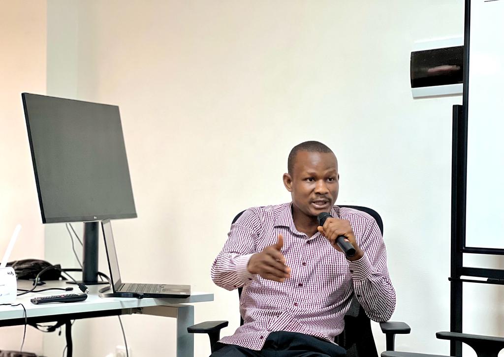 HubNimba's tweet image. 🚀 Retour sur notre dernier Meetup sur le thème « Flutter : Le Futur du Développement d&apos;Applications Mobiles! »  en collaboration avec @devscomgn 
C&apos;était une journée riche en découvertes et en échanges sur #Flutter

#NimbaHub #MeetupTech #Flutter #DéveloppementMobile #RéseauTech