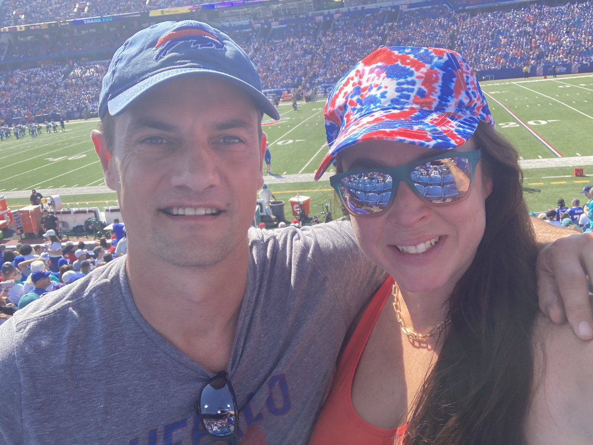 CorrieCarter's tweet photo. #Billsselfie https://t.co/CJrTlNYa7T