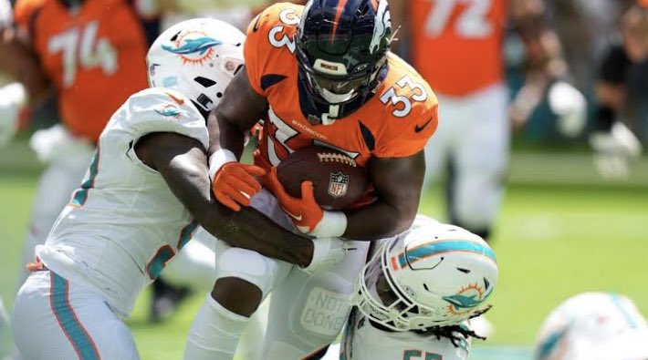 FantasyHubs's tweet photo. FANTASY INJURY REPORT!🚨

#Broncos Javonte Williams Hip Injury trending towards unlikely to return for this game…

Who needs him to come back in?
#FantasyFootball https://t.co/lCQNjAcxgL