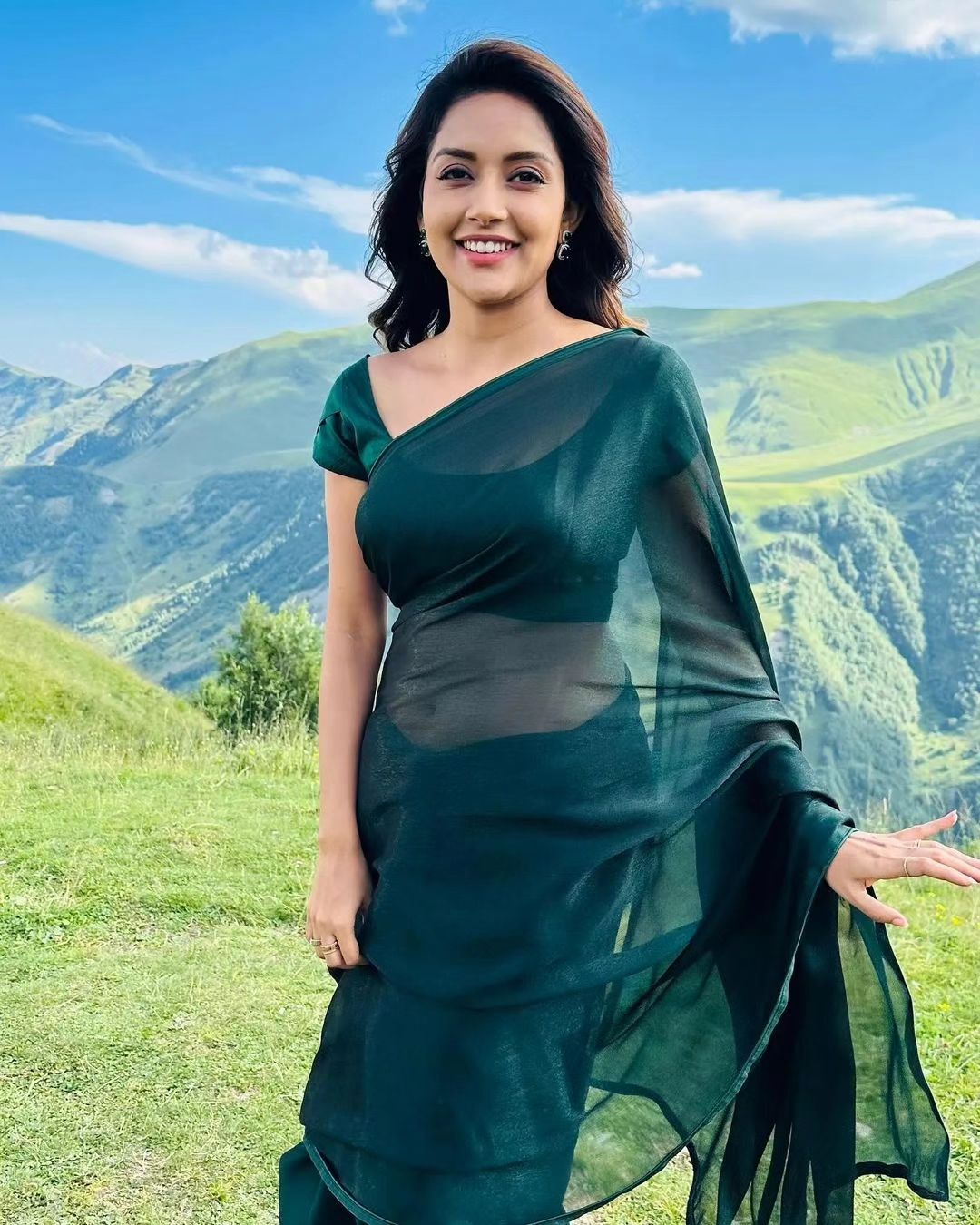 F7X9lo0aUAAJbuH?format=jpg&name=large