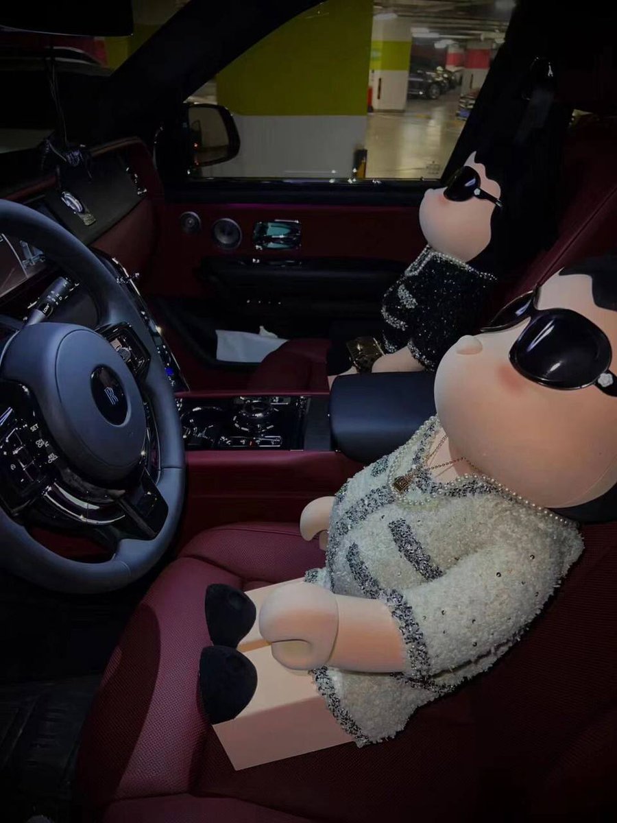 The deliciousness of cones always makes people want to stop, so I decided to ose weight.