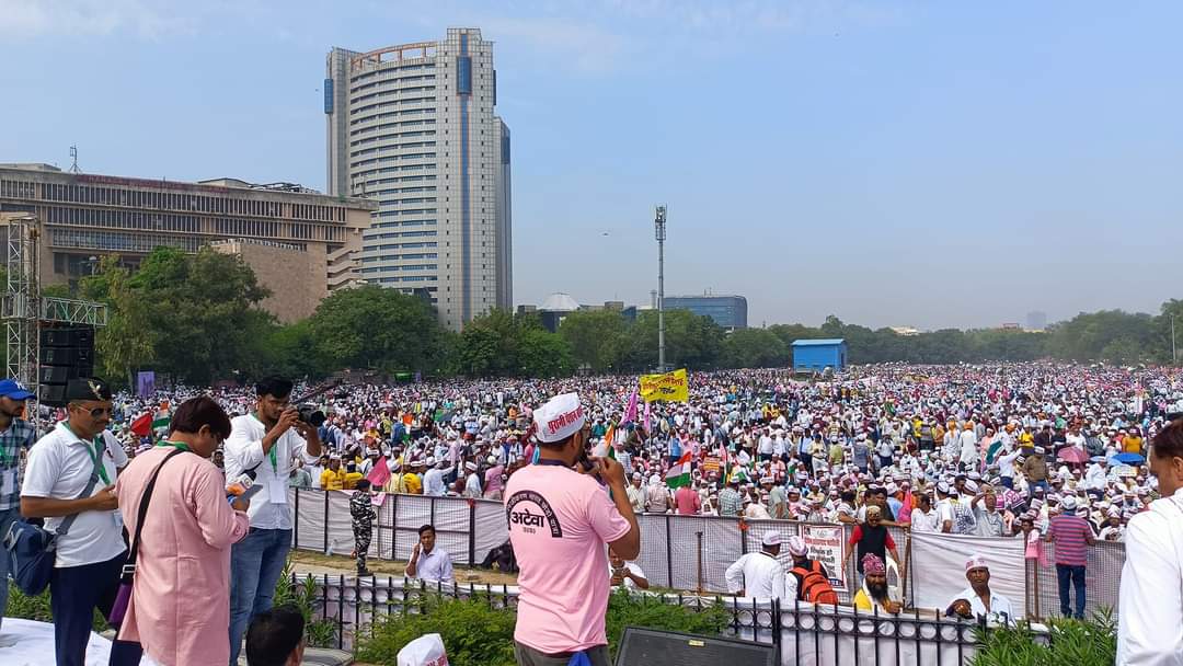 mohitkumarBtc13's tweet photo. सारा भारत डोल रहा हैं,
पुरानी पेंशन पेंशन बोल रहा हैं !
मंजिलों की फितरत है कि वह चल कर नहीं आती।
वीर तुम बढ़े चलो ,धीर तुम बढ़े चलो!!  #पेंशनशंखनादमहारैली 
#WeWantOPS 
#पुरानी_पेंशन_बहाल_करो #RestoreOldPension @NmopsInd
@vijaykbandhu
@Mauryapankaj79
@SuryawaSingh https://t.co/CMki434BOK