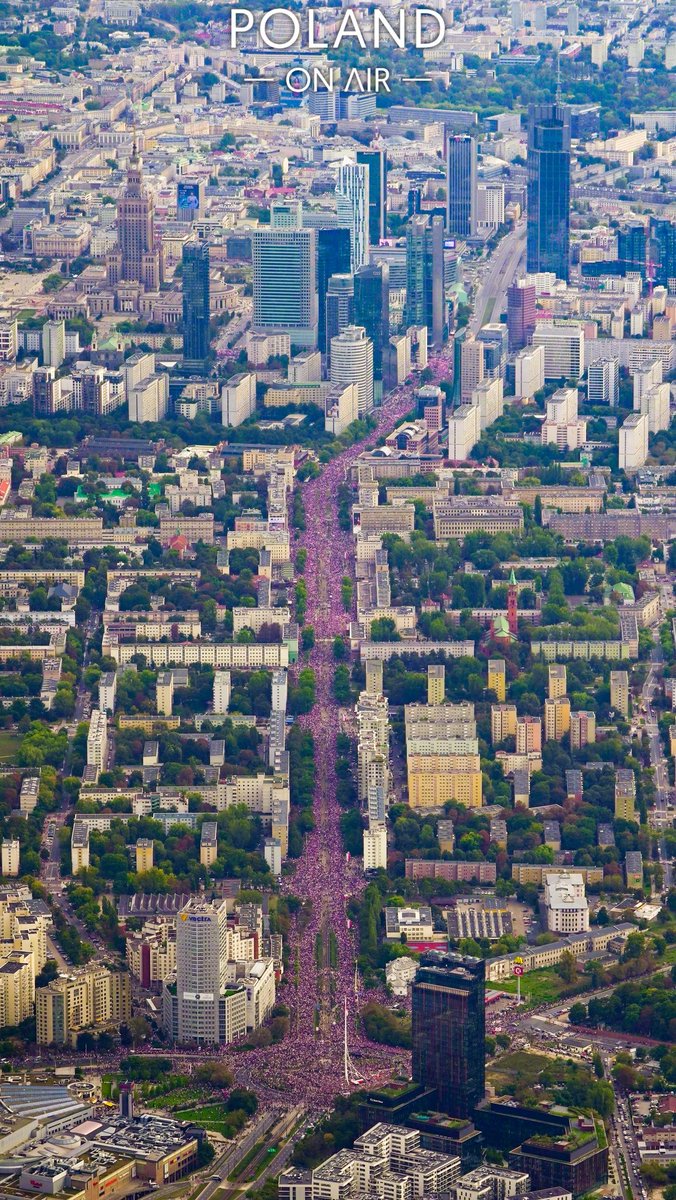 1.X.2023 Marsz Miliona Serc w obiektywie Poland On Air - Polska z Nieba .Kto z Was widzi siebie na zdjęciu :)? 

PS. Wiemy, że temat zdjęcia jest "nośny", ale prosimy pamiętać o poszanowaniu naszych praw autorskich.

#MarszMilionaSerca