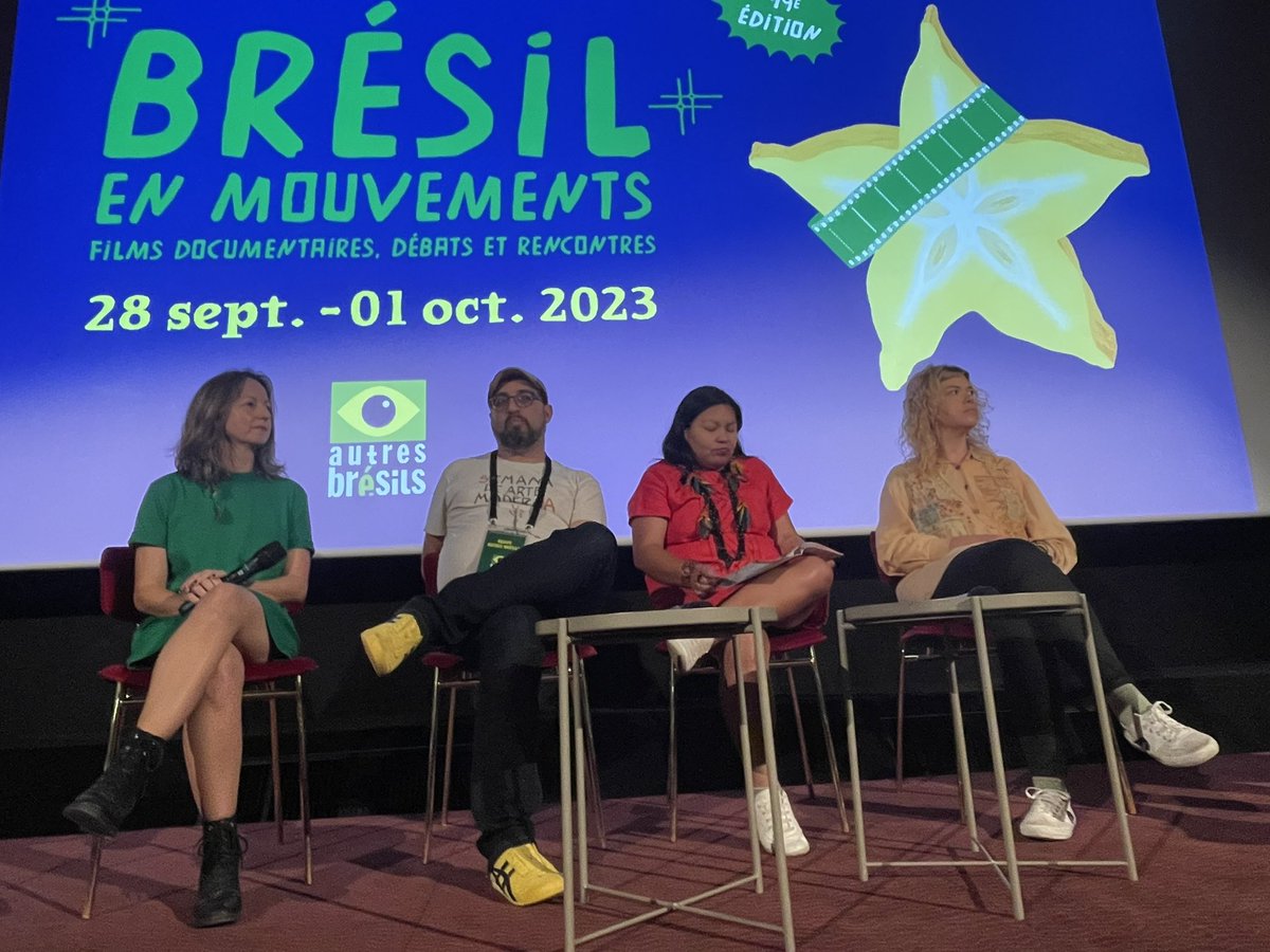 Festival #BresilEnMouvement 🇧🇷 après les films, les débats avec les réalisatrices, les actrices du combat des femmes autochtones contre la loi qui va leur voler leurs terres . C’est en ce moment aux #7Parnassiens #LulaVeta <a href="/Autres_Bresils/">Autres Brésils</a> @AnmigaOrg <a href="/anistiabrasil/">Anistia Internacional Brasil</a> <a href="/carine_rolland/">Carine Rolland</a>