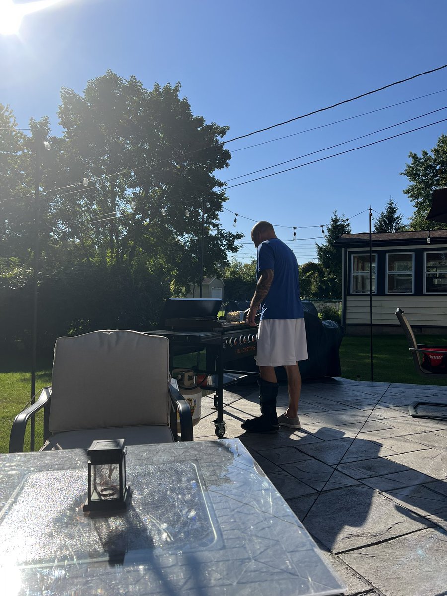 Neener1973's tweet photo. A girl could get used to this …..
I mean, by the time he goes back to work she will be 400 pounds …. But she could still get used to it 😊#Blackstone #NewChef #Breakfast https://t.co/IprCdXV1Gl