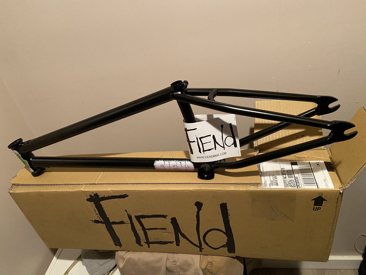 Ooohh! Noooww I know why I destroyed my arm this week. She’s a beaut! We’re about 1/2 way home on the new build! 😍🤩🤤 Salute to @SourceBMX @FIENDBMX @Tymoe