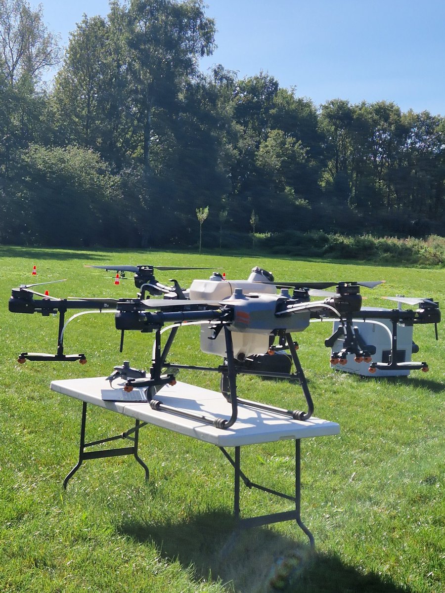 Falcowalko's tweet photo. Op bezoek geweest bij Drone college Westerlo, interessant voor mensen die interesse hebben in het leren vliegen met drones.
#dronecollegewesterlo #thomasmore #itfactory #openbedrijvendag https://t.co/OVn6TBBxqw