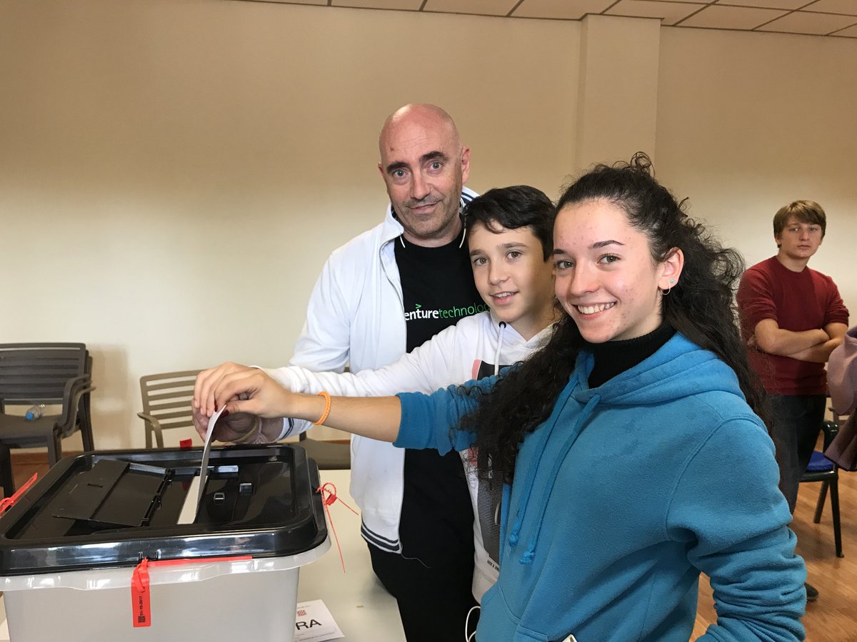xsoteras's tweet photo. Ja hem votat. Ja hem guanyat ! ||*|| https://t.co/n1ucEkazqK
