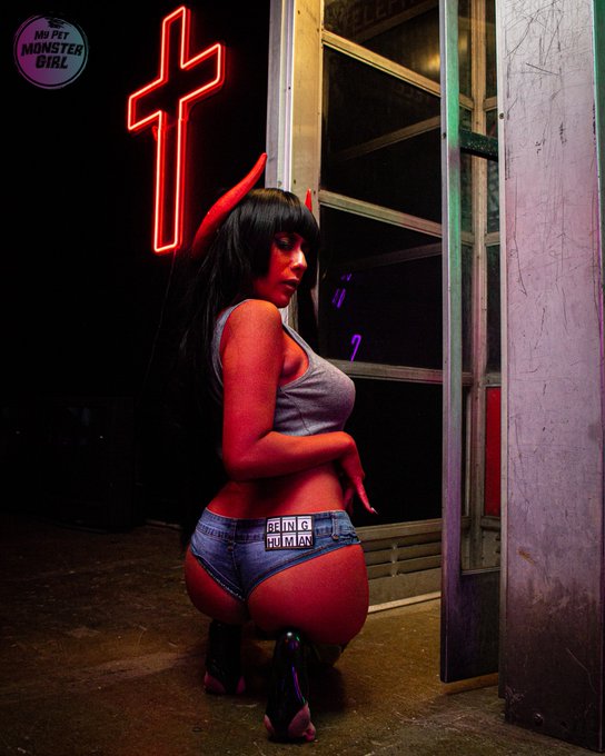 Come worship this Sunday at the Temple of My Pet Monster Girl!   W/ @aisuchuuu https://t.co/b7sLIeSy