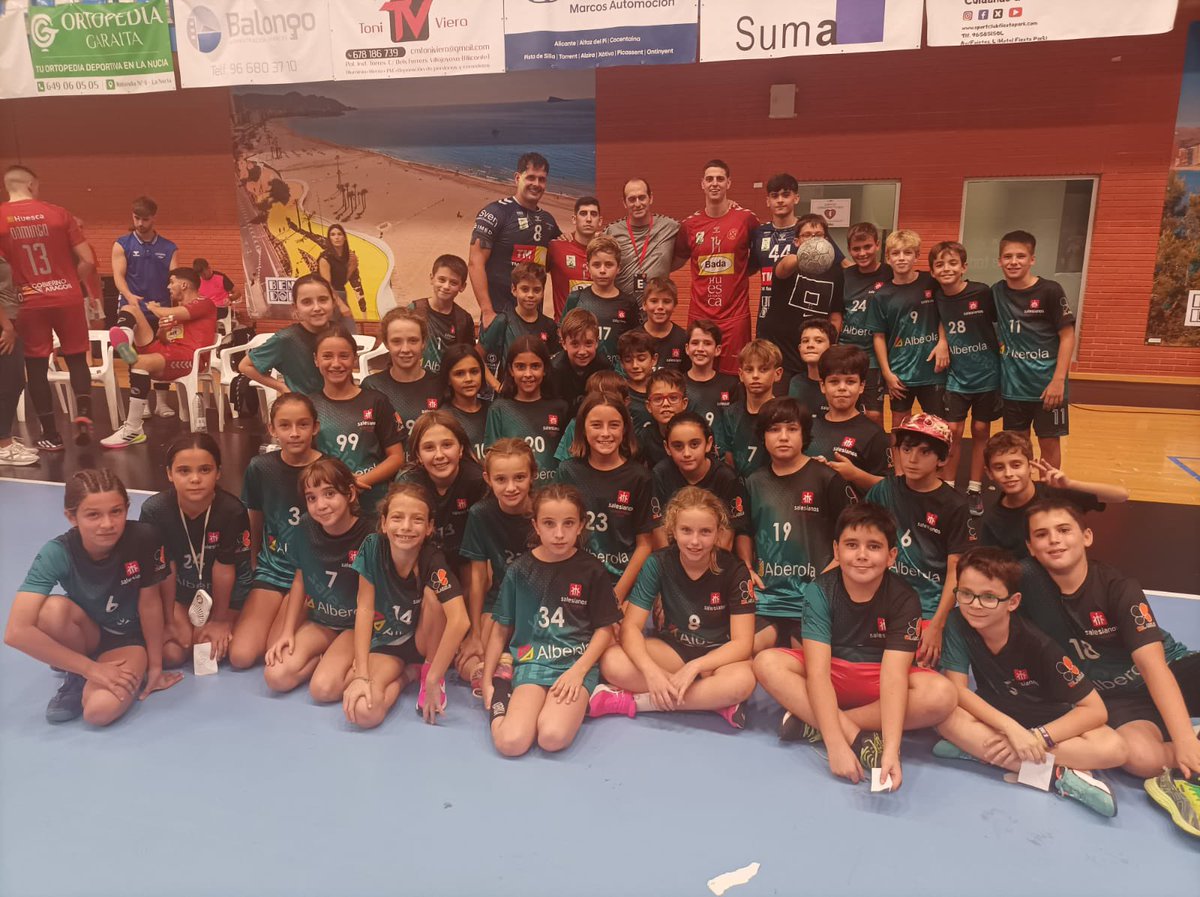 mrdosuna's tweet photo. Finde completado! 
Amistosos vs @CBmMNTorrevieja @balonmanopetrer; tarde de 🤾🏽‍♂️ gracias @bmbenidorm @AlejandroCutand donde nuestros pequeños @salesianosELX vieron el partidos vs @BmHuesca .
Unos ilicitanos en @ASOBAL 
@Jfnolmeng @PepeOliver8, @Chaarlyy_21 @IanMoyaa @ Pablo Agullo https://t.co/eTpWzs9zsB