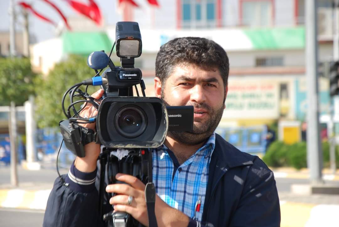 zek4721's tweet photo. Anadolu Ajansı Şanlıurfa muhabiri değerli ağabeyim Yasin Dikme geçirdiği kalp krizi sonucu hayatını kaybetti. Allah rahmet eylesin,mekanı cennet olsun inşaallah ailesine ve yakınlarına başsağlığı dilerim https://t.co/w29yi9WlIM