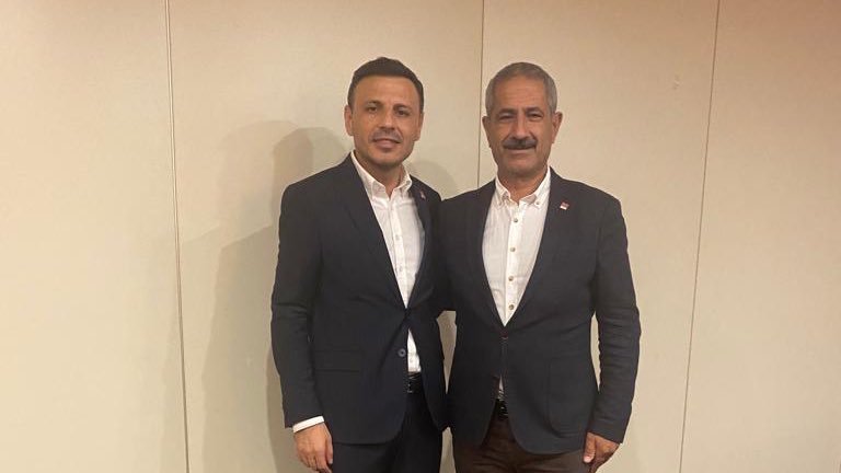 CHP Adalar İlçe Başkanı Ali Ercan Akpolat Özgür Çelik'e desteklerini açıkladı.