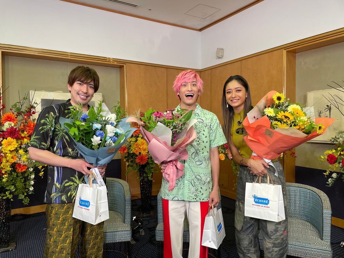 tvtokyo_belgium's tweet image. それでは #ベルモテ
長めのロスタイムに入ります👋⚽️
いつか復活できたら
またこのXアカウントで😌💓
最後に収録直後の3人の笑顔を
残しておきますっ💨
#EXIT #りんたろー。#兼近大樹 #みちょぱ #テレビ東京