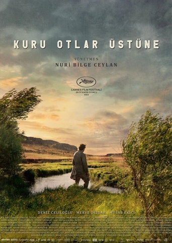 milliyet_sanat's tweet photo. Nuri Bilge Ceylan yeni filmi “Kuru Otlar Üstüne”de diğer filmlerine nazaran bu sefer daha eleştirel, daha acıtıcı, daha politik… Müjde Işıl filmi yorumladı. @mujde_isil
https://t.co/xhMO2D0JKJ https://t.co/FAWwrzkrig